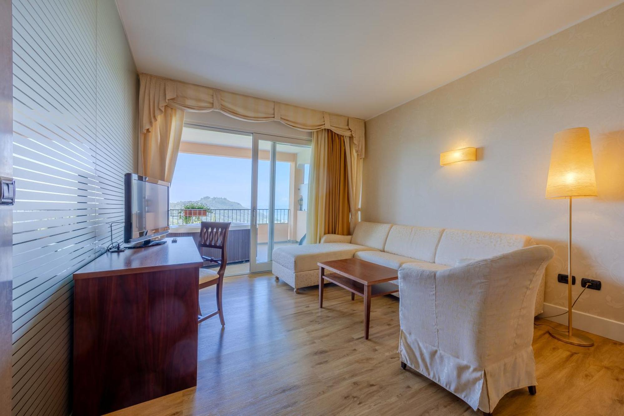 Hotel Boffenigo - The Golden Hour Костермано Екстериор снимка